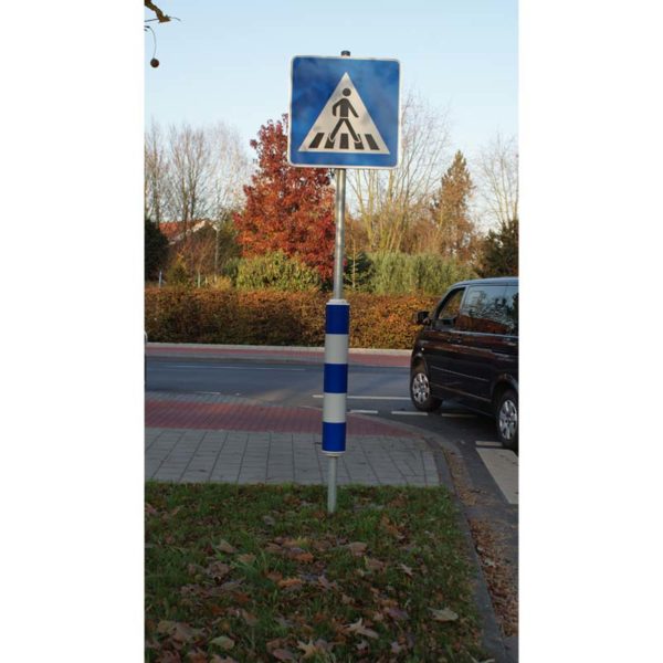 Leitzylinder FGÜ blau-weiß | Markierung eines Fußgängerüberweges