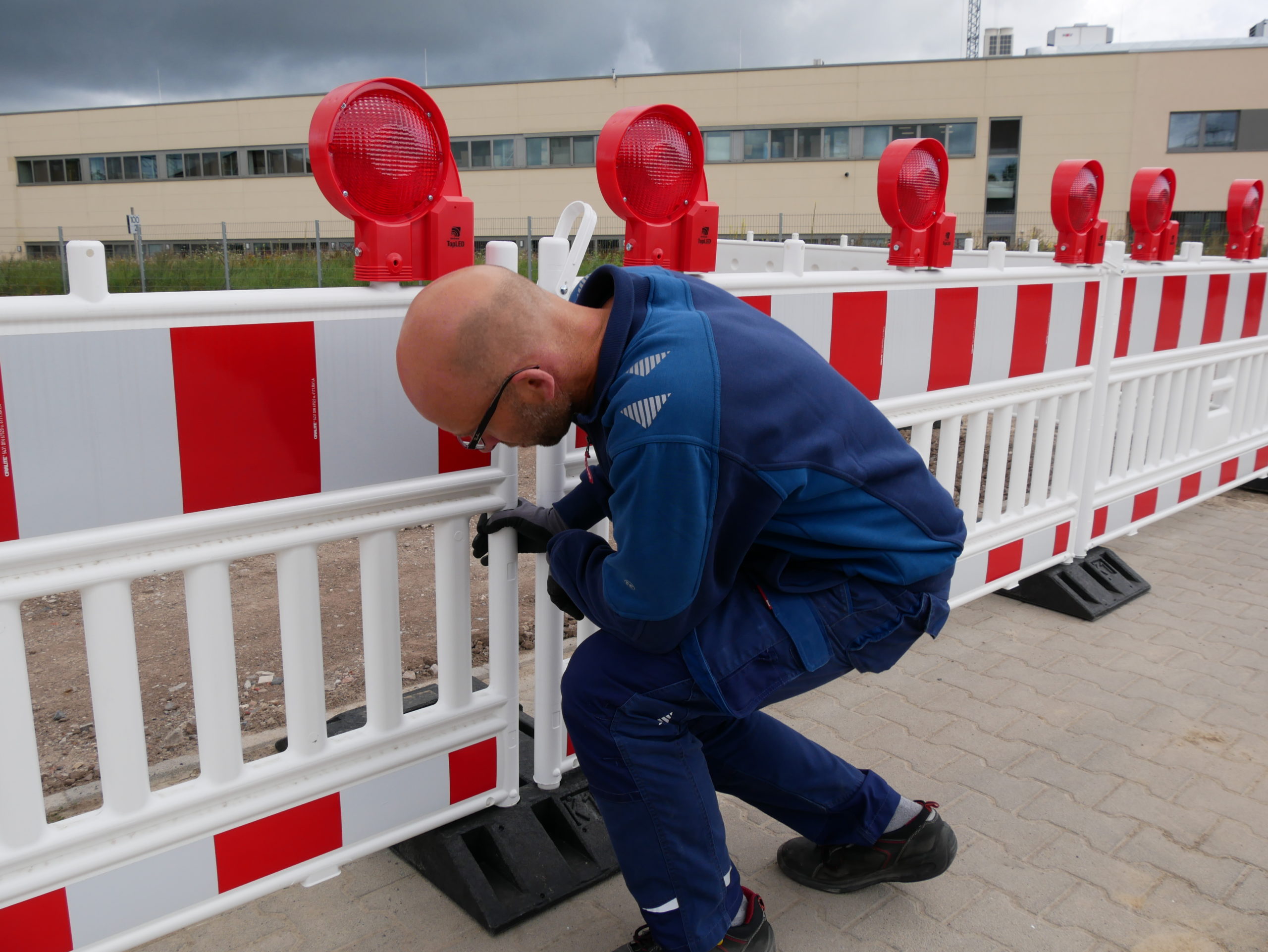 Aufstellung Absperrschrankengitter horizont