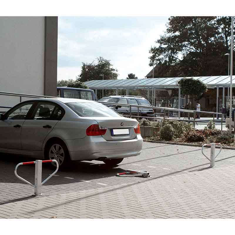 Parkplatzsperre umlegbar mit Rundzylinder | Anwendungsbeispiel