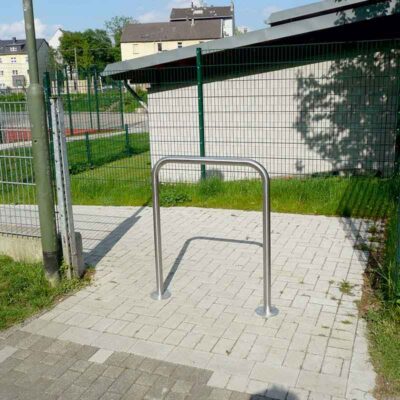 Fahrradanlehnbügel Edelstahl Rundrohr Ø 48 mm | Praxisbeispiel