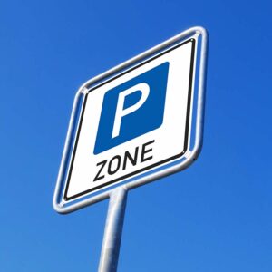 Rohrrahmen mit montiertem Schild