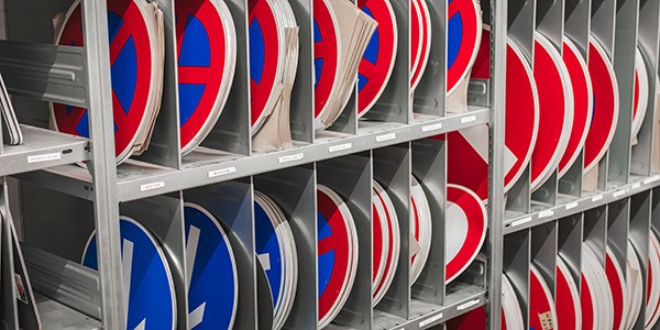 Über uns | Produkte / Qualität / Verkehrsschilder | strassenausstatter