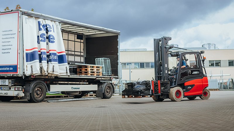 Bestellungen verladen | strassenausstatter