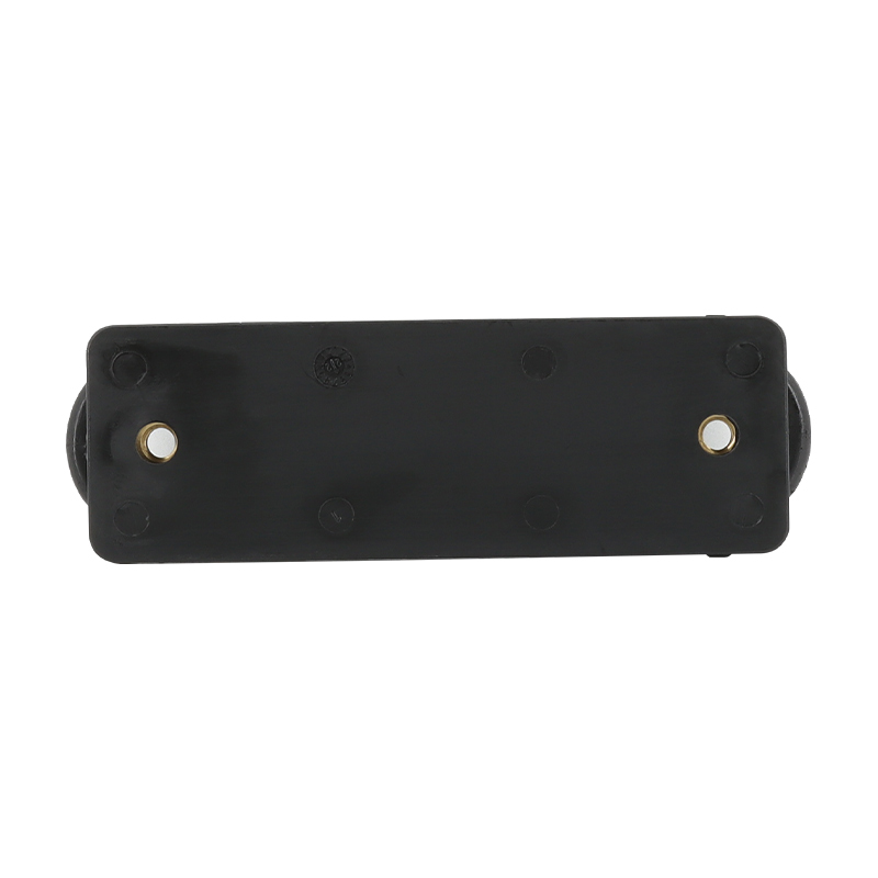 Vorderseite mit Löchern zur Befestigung am Schild