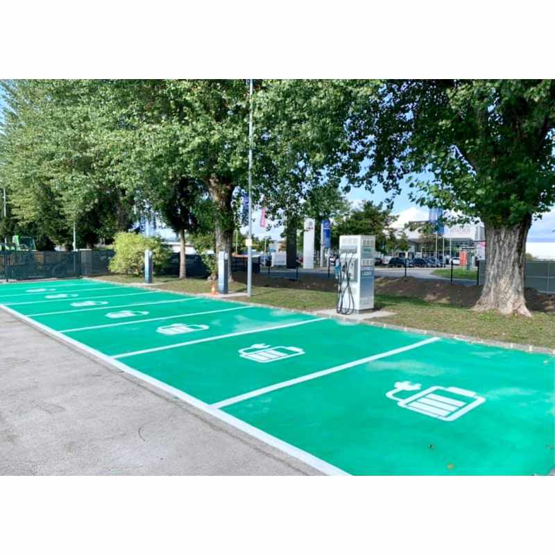 In Verkehrsgrün für Ladestationen