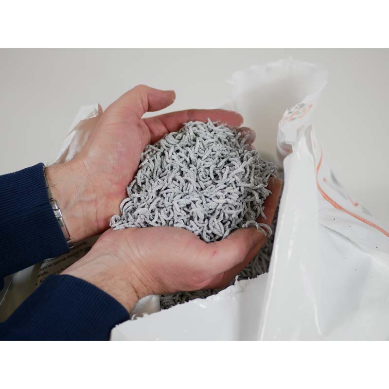 Granulat in der Hand