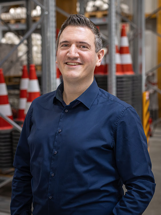 Matthias Ottenhues, Team E-Commerce | strassenausstatter