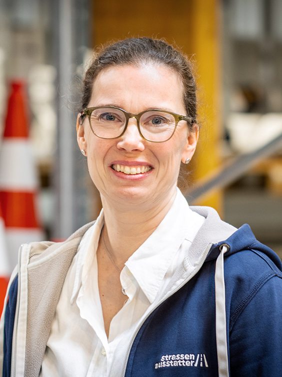 Nina Roer, Buchhaltung | strassenausstatter