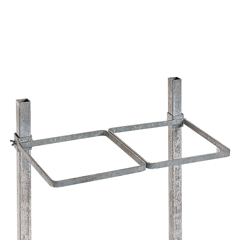 Kombigestell für 10 Absperrschrankengitter, 10 Baken & 22 Fußplatten | Detail Bakenhalterung