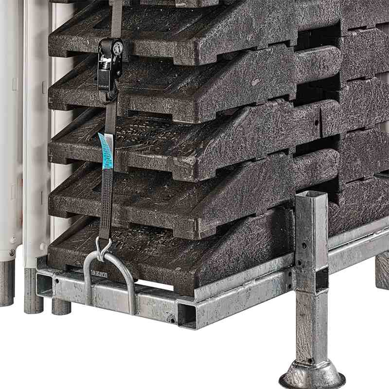 Kombigestell für 10 Absperrschrankengitter, 10 Baken & 22 Fußplatten | Befüllt Detail