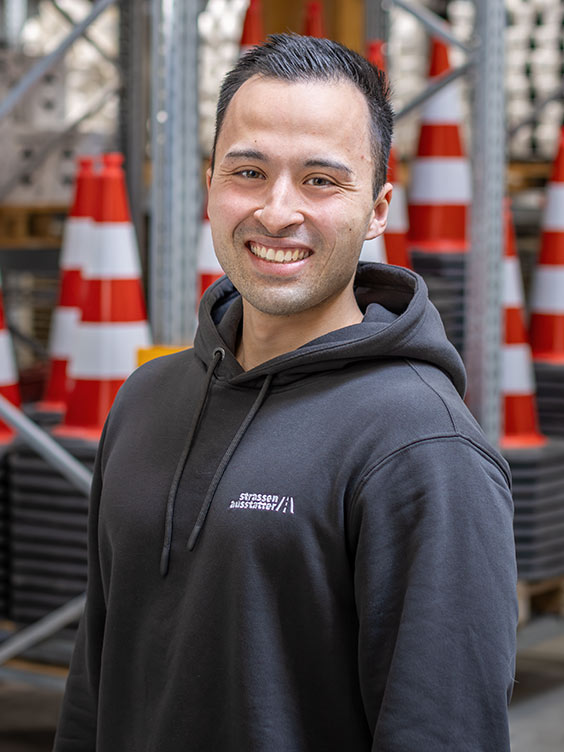 Nathan Neteler, Team E-Commerce | strassenausstatter