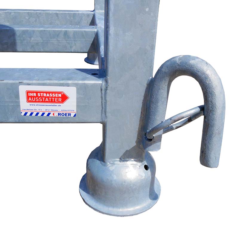 Stapelpalette für 30 Fußplatten Serie 50380 | Tulpenfuss und Kranhaken