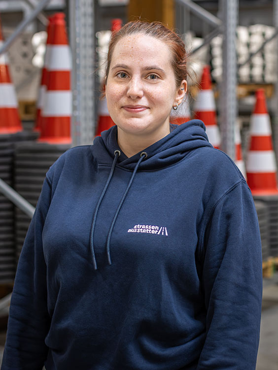 Alexandra Adami, Team E-Commerce | strassenausstatter